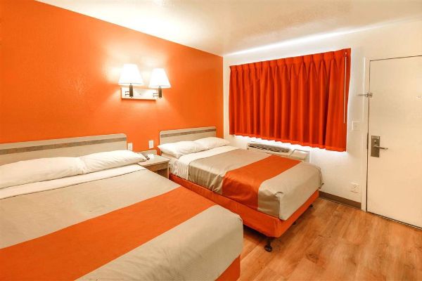 MOTEL 6 HUNTSVILLE TX (Huntsville)
